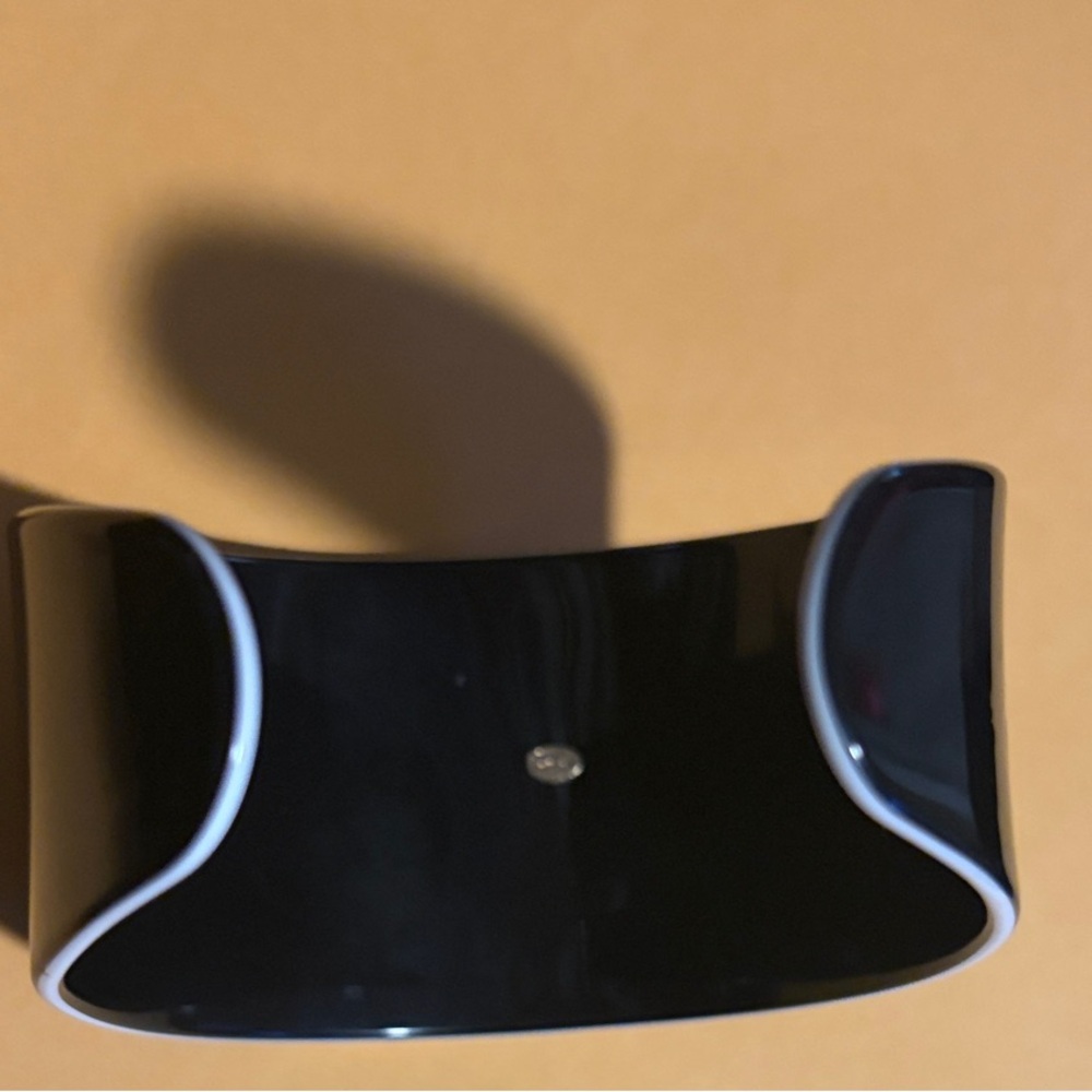 🖤🤍 CC 🤜🏼 Cuff🫸🏼 - 🆕 - Picture 3 of 7